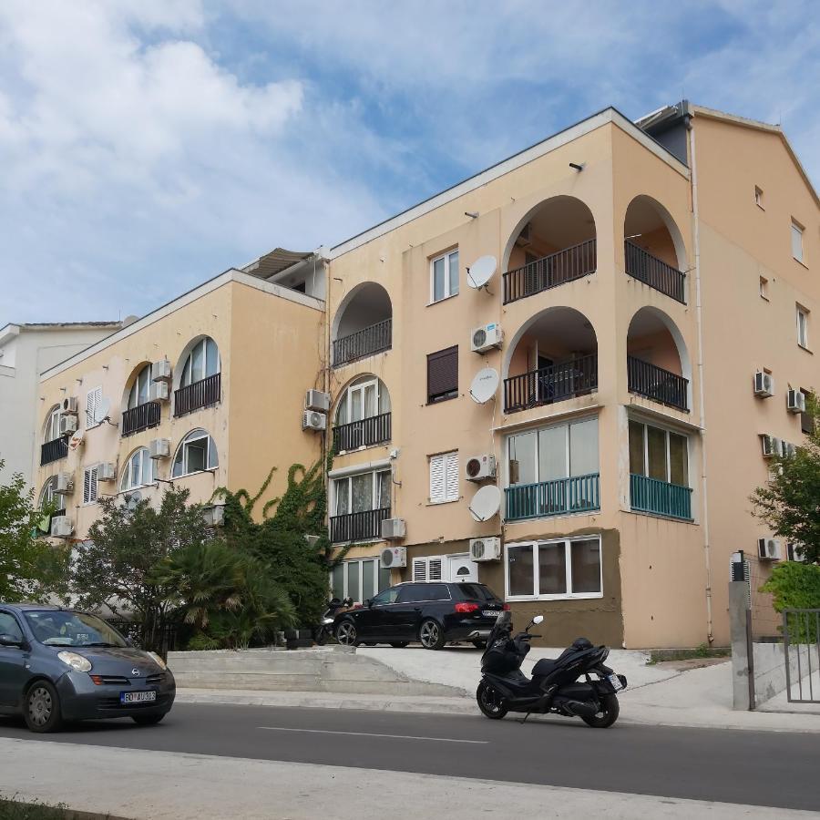 Suncani Apartman 1-Vila Amfora Budva Buitenkant foto