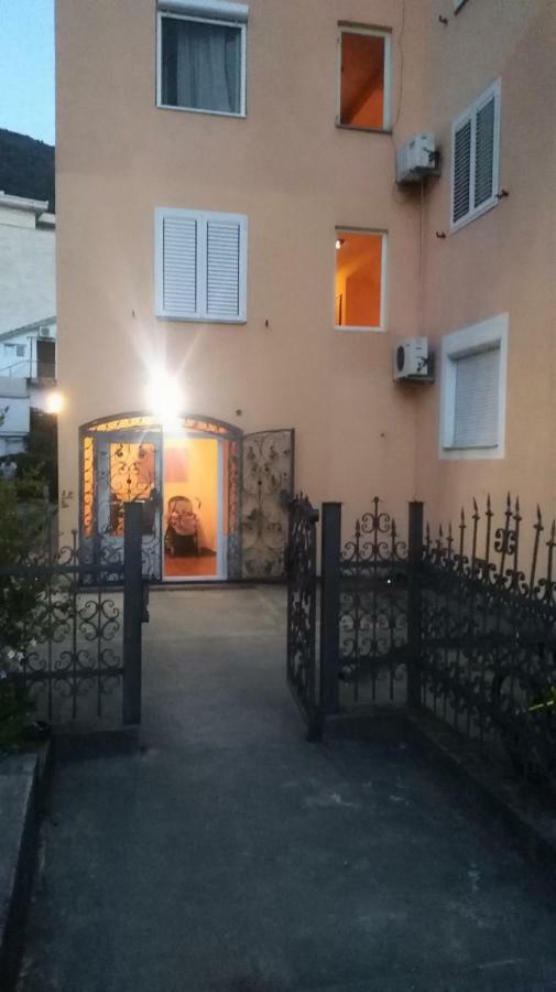 Suncani Apartman 1-Vila Amfora Budva Buitenkant foto